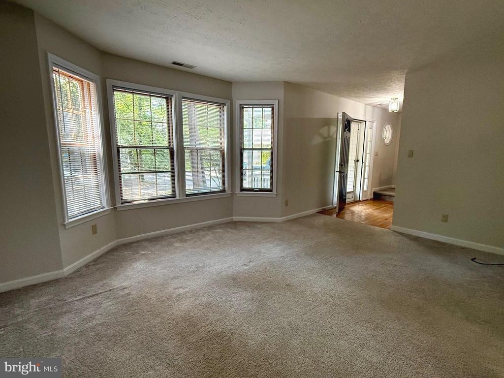 23124 AUTUMN LEAF WAY