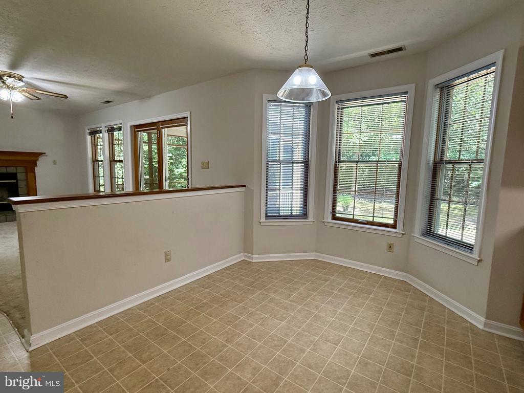23124 AUTUMN LEAF WAY