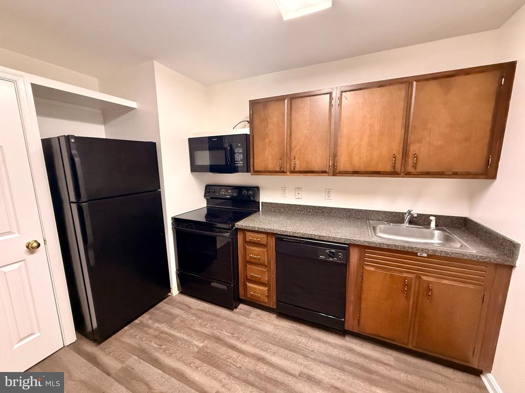 22665 VAN WERT LANE Unit: APT