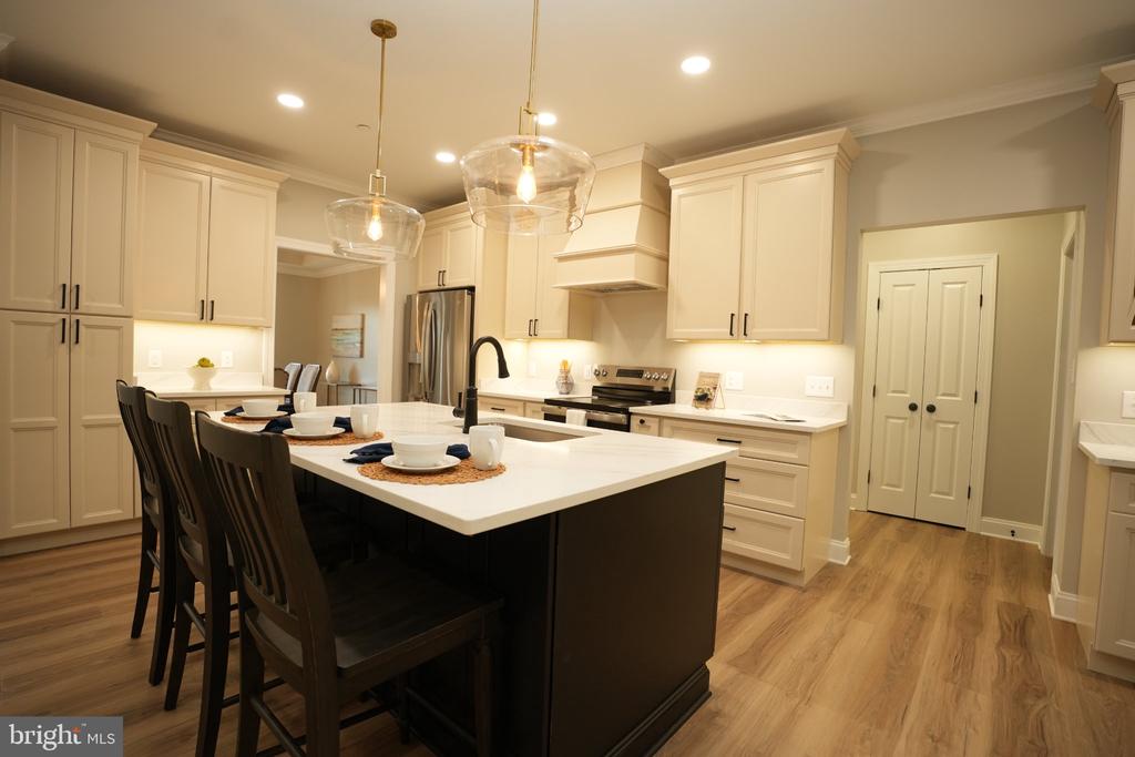 17480 LIGHTHOUSE COMMONS DRIVE