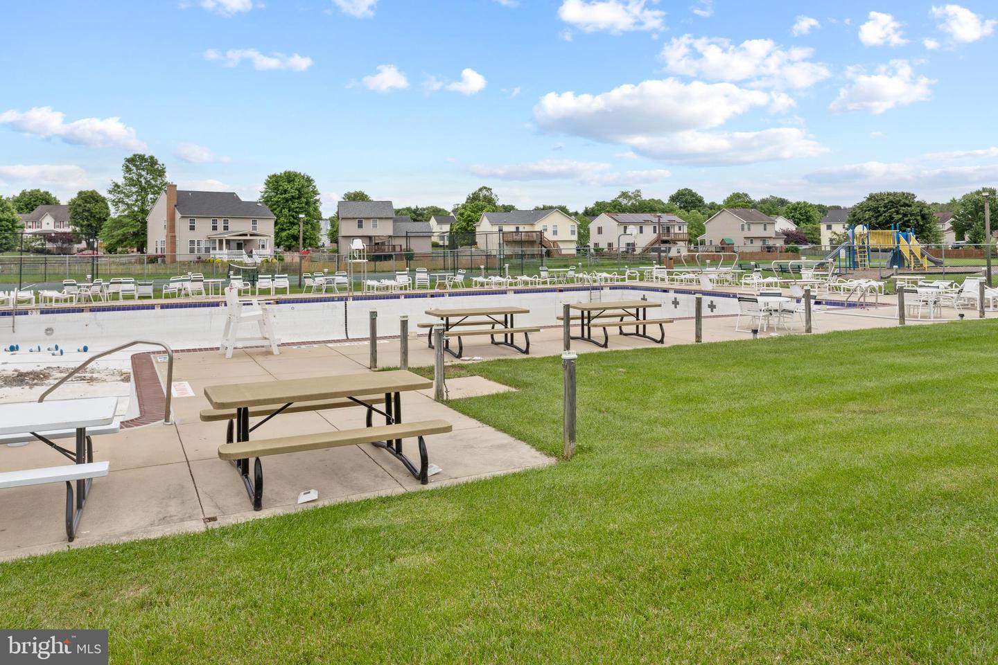10006 Rider COURT