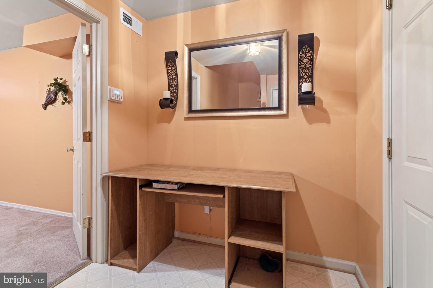 10006 Rider COURT
