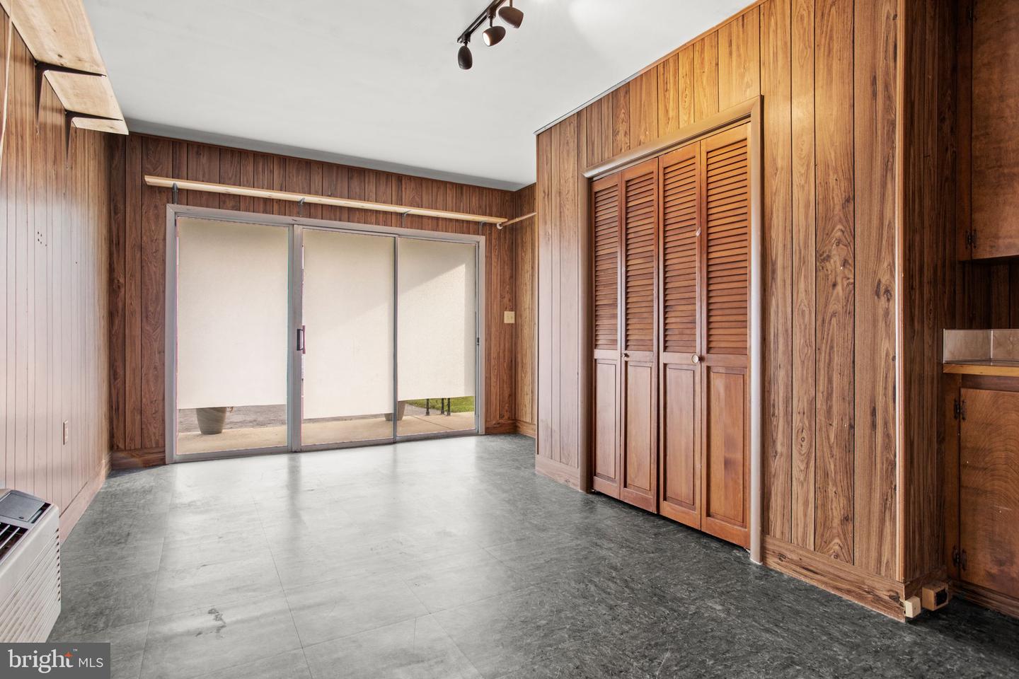15 Snyder AVENUE