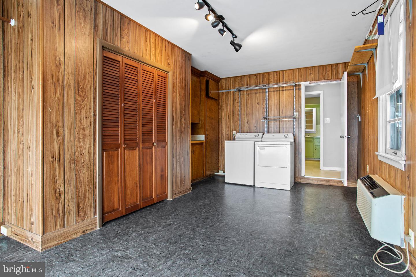 15 Snyder AVENUE