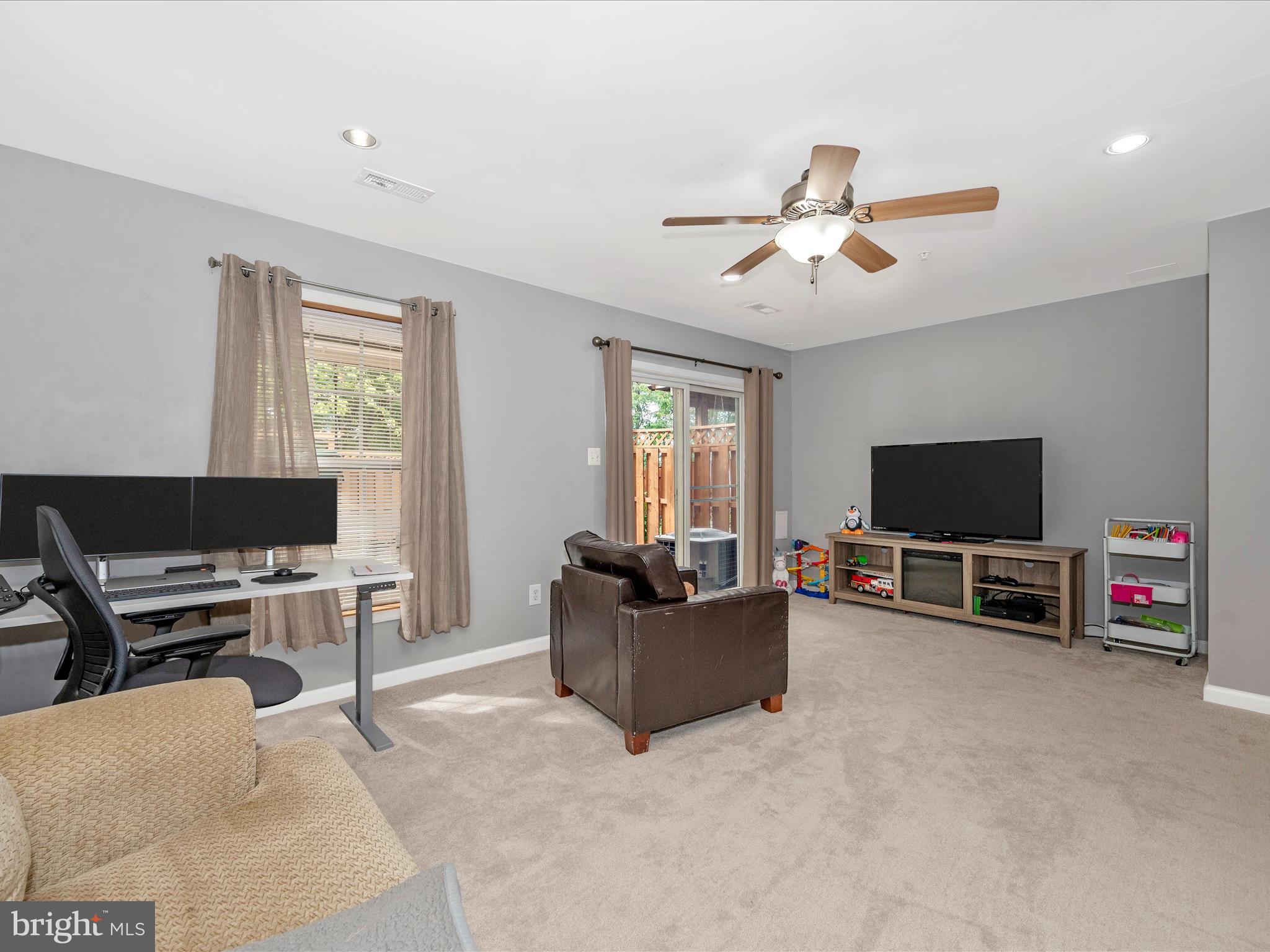 407 Green Fern CIRCLE