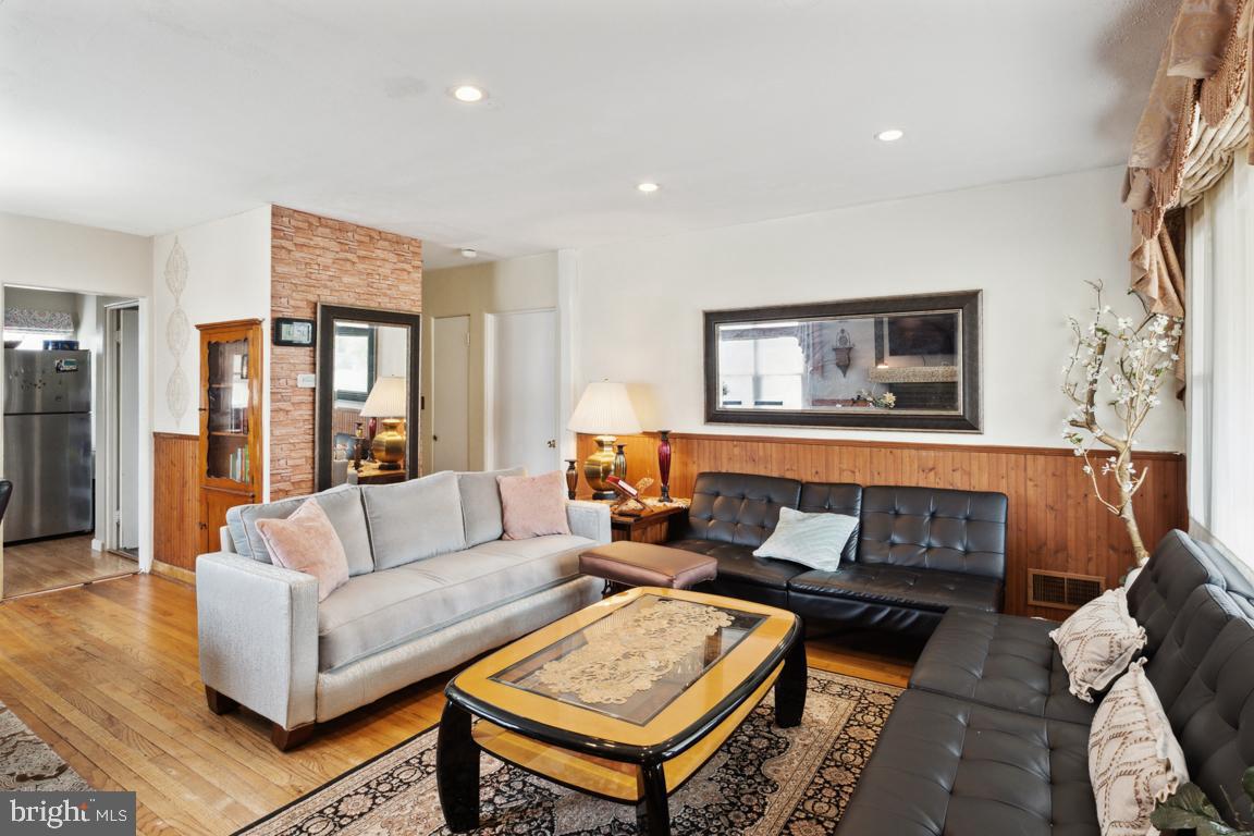 520 W Irvin Ave