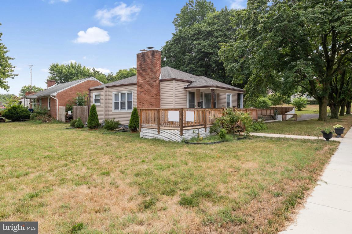 520 W Irvin Ave