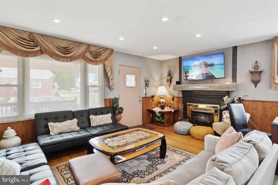 520 W Irvin Ave