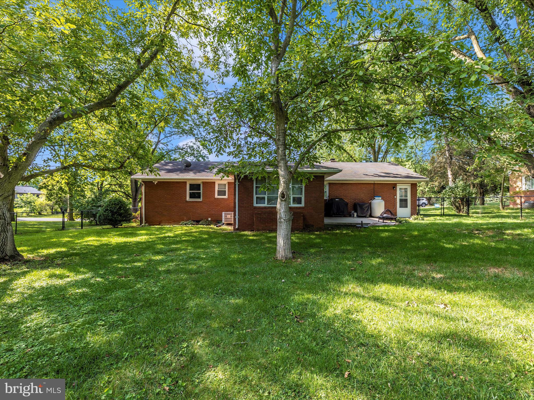 18506 SHERBROOKE DRIVE