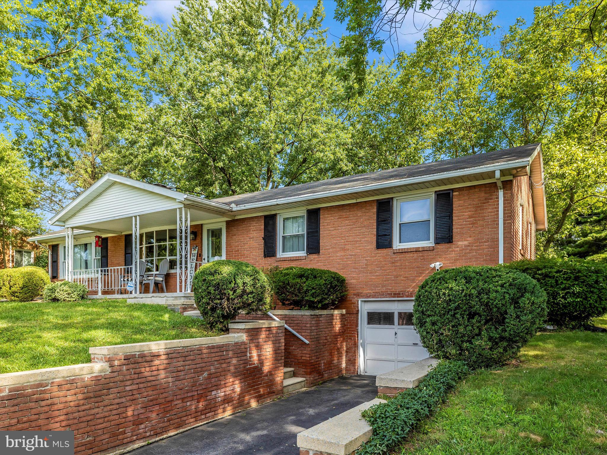 18506 SHERBROOKE DRIVE