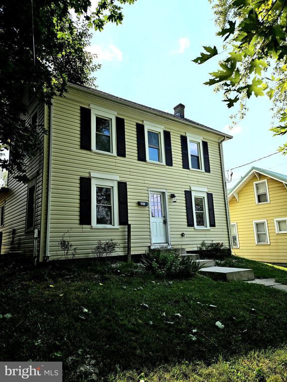 1090 S Potomac St