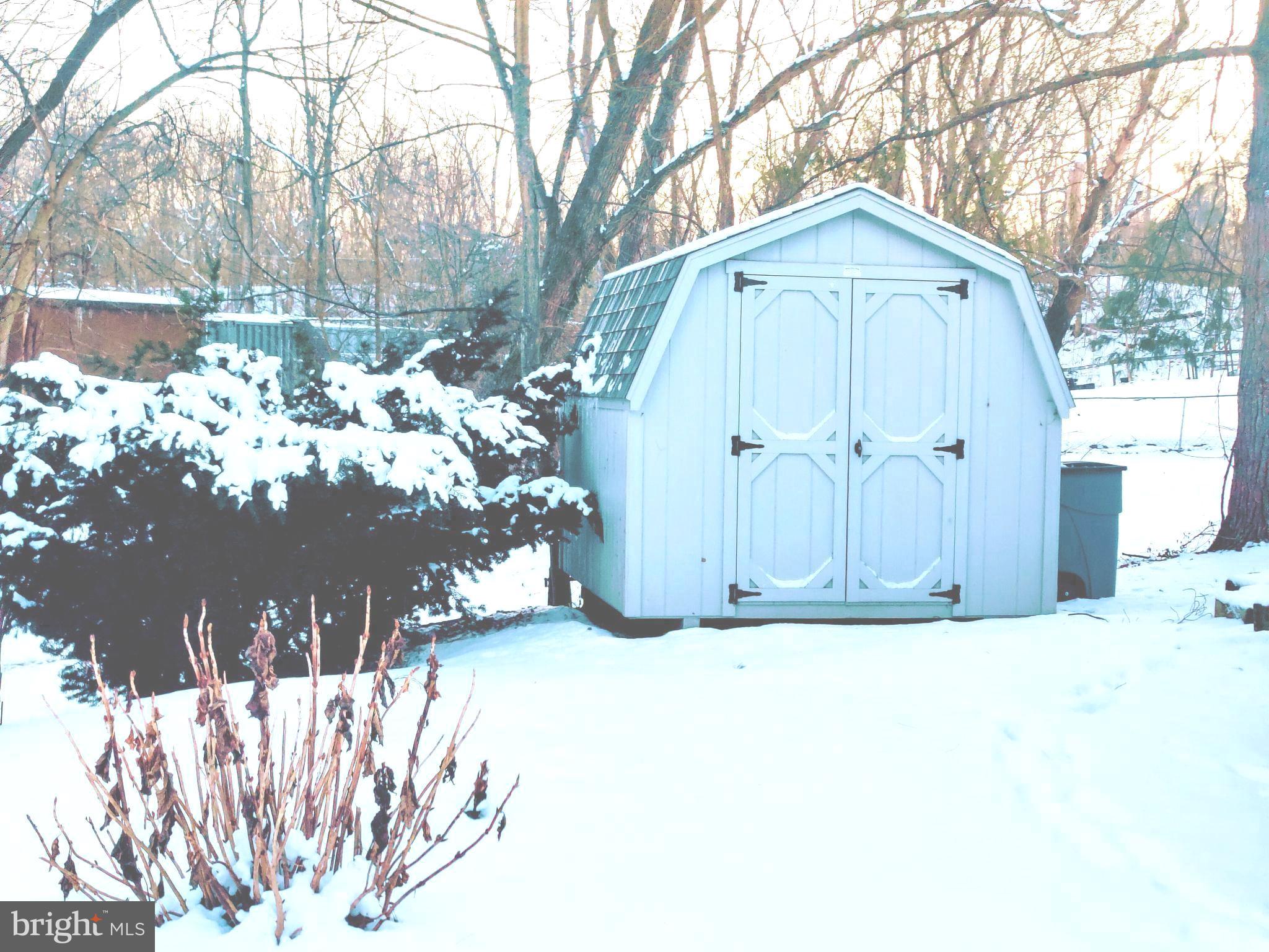 30 Bell Ln