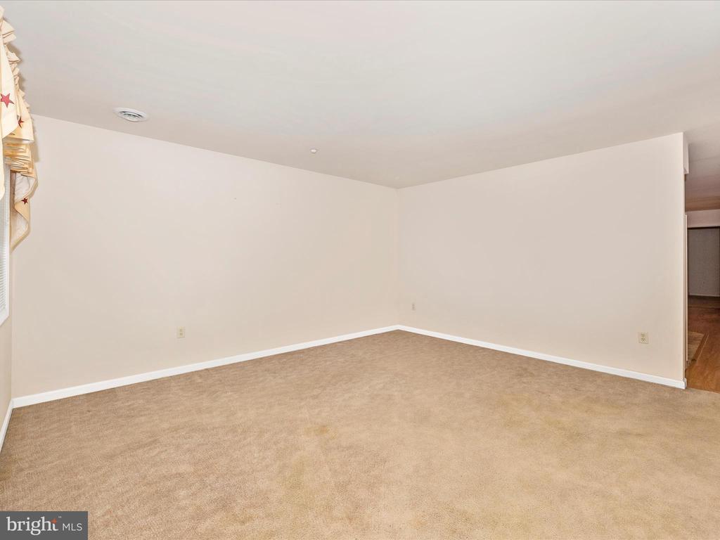 1233 GRAND LEGACY DRIVE