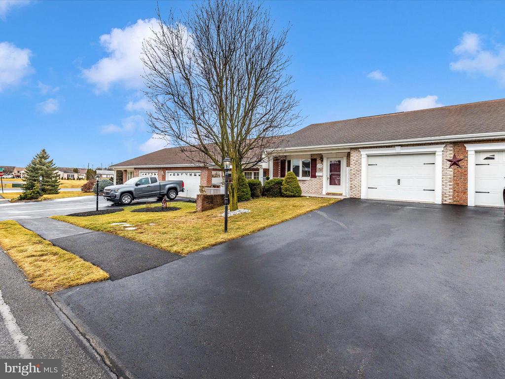 1233 GRAND LEGACY DRIVE