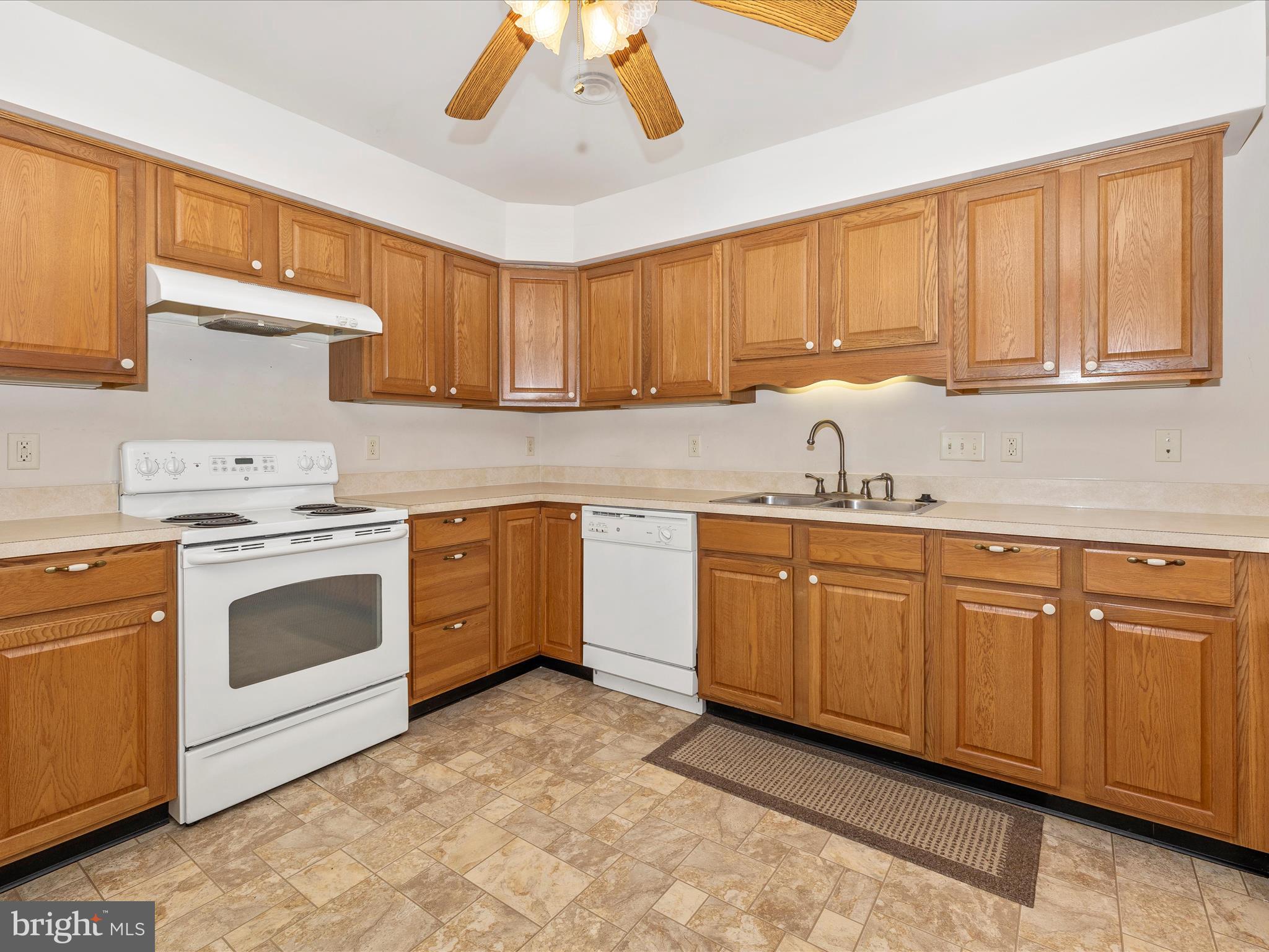 1233 GRAND LEGACY DRIVE