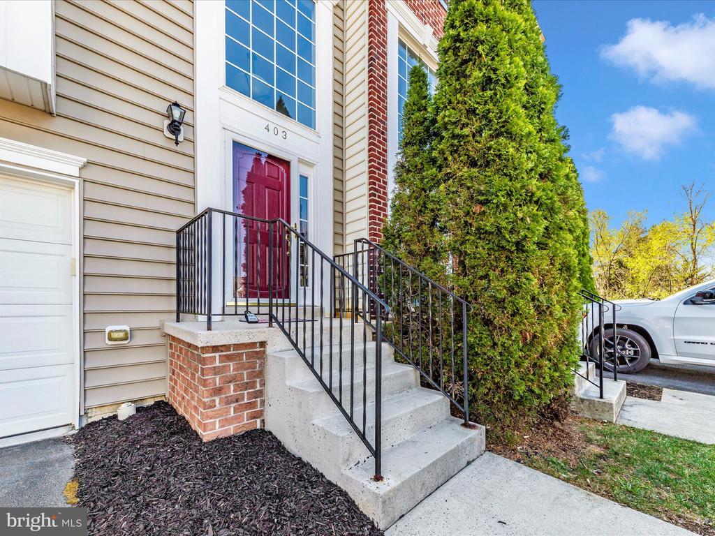 403 Green Fern Cir