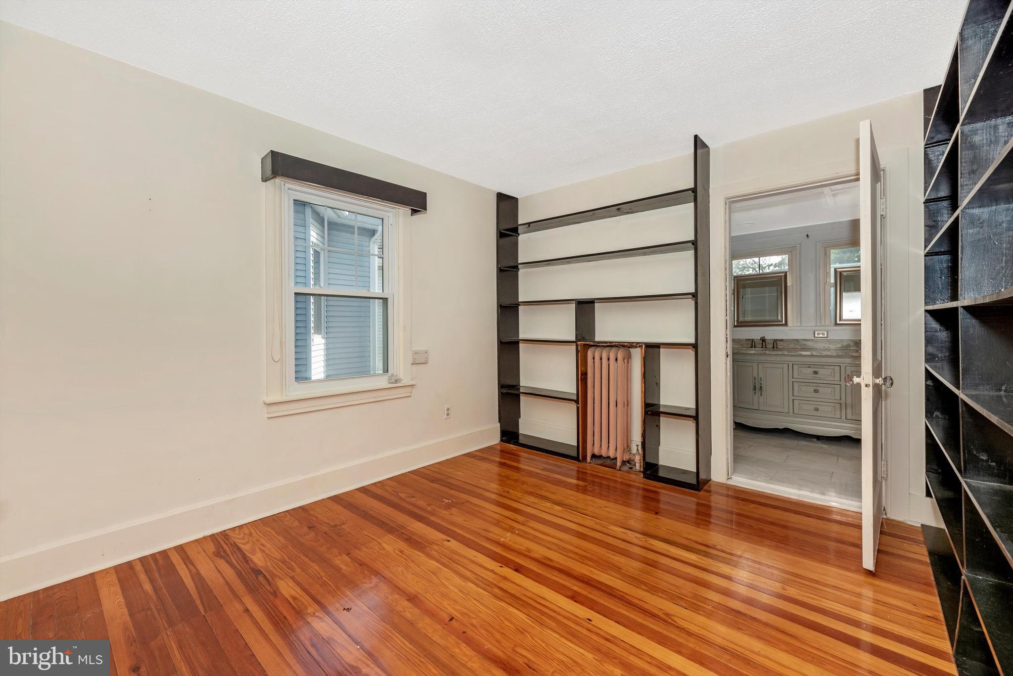 810 Dewey Ave