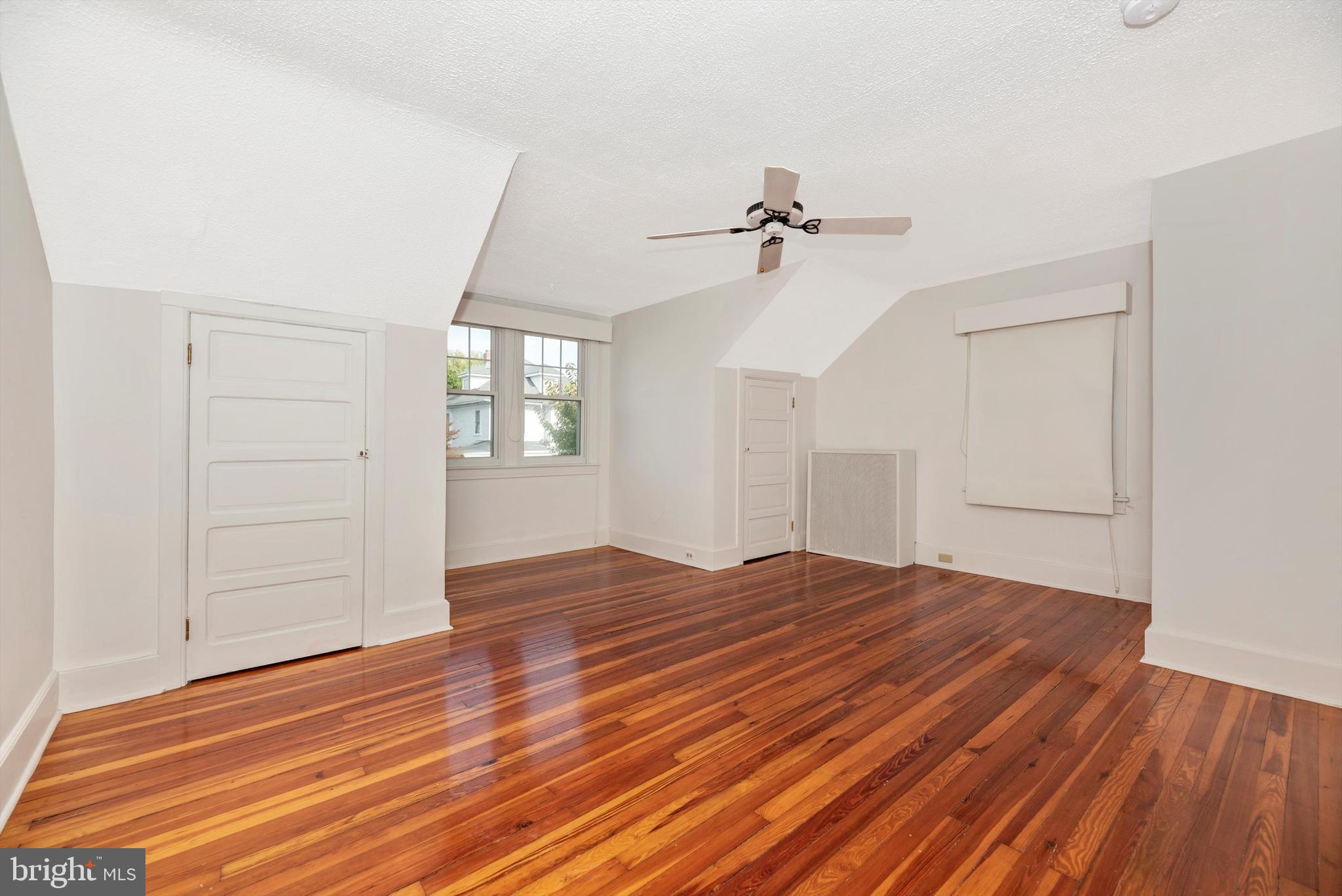 810 Dewey Ave