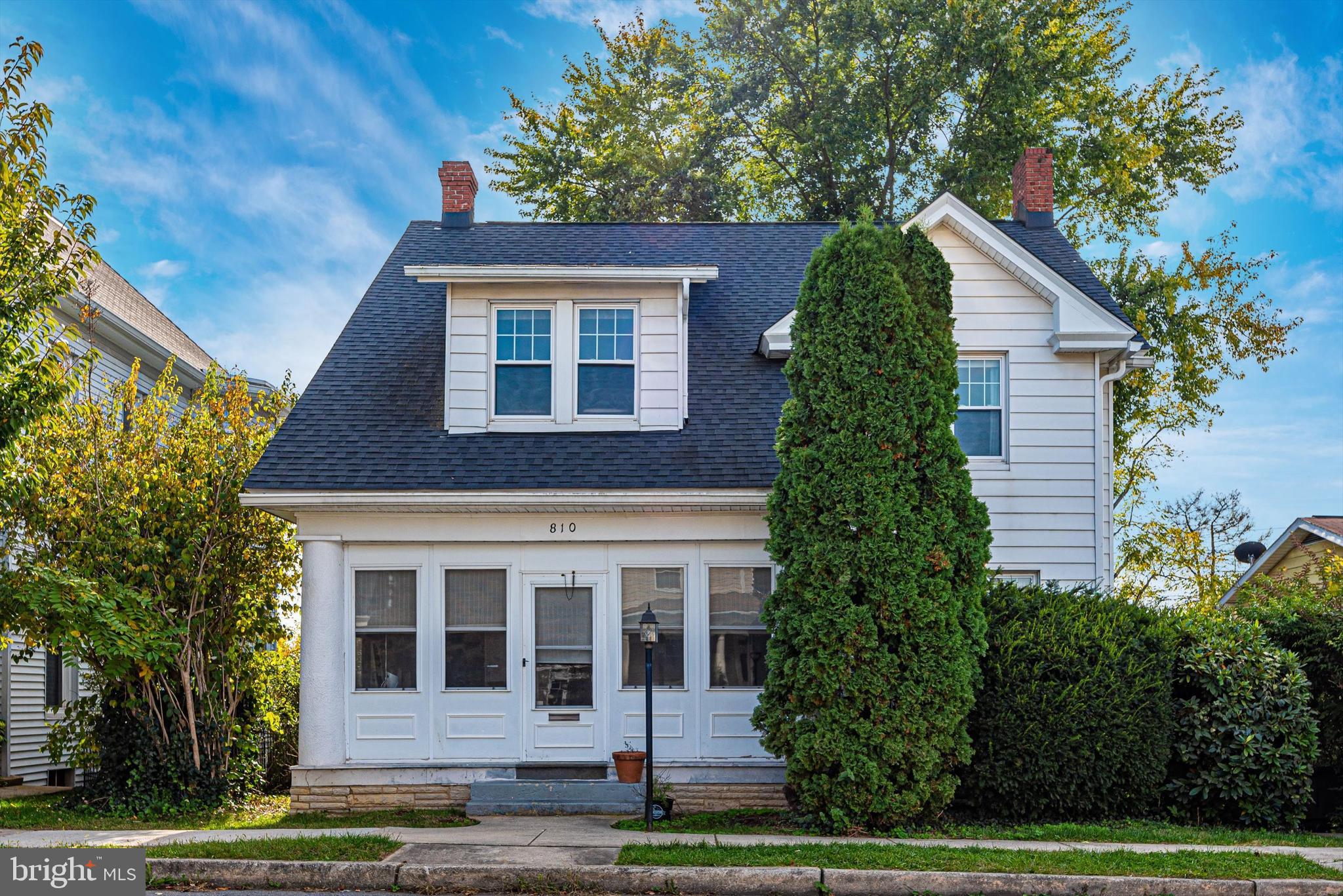 810 Dewey Ave