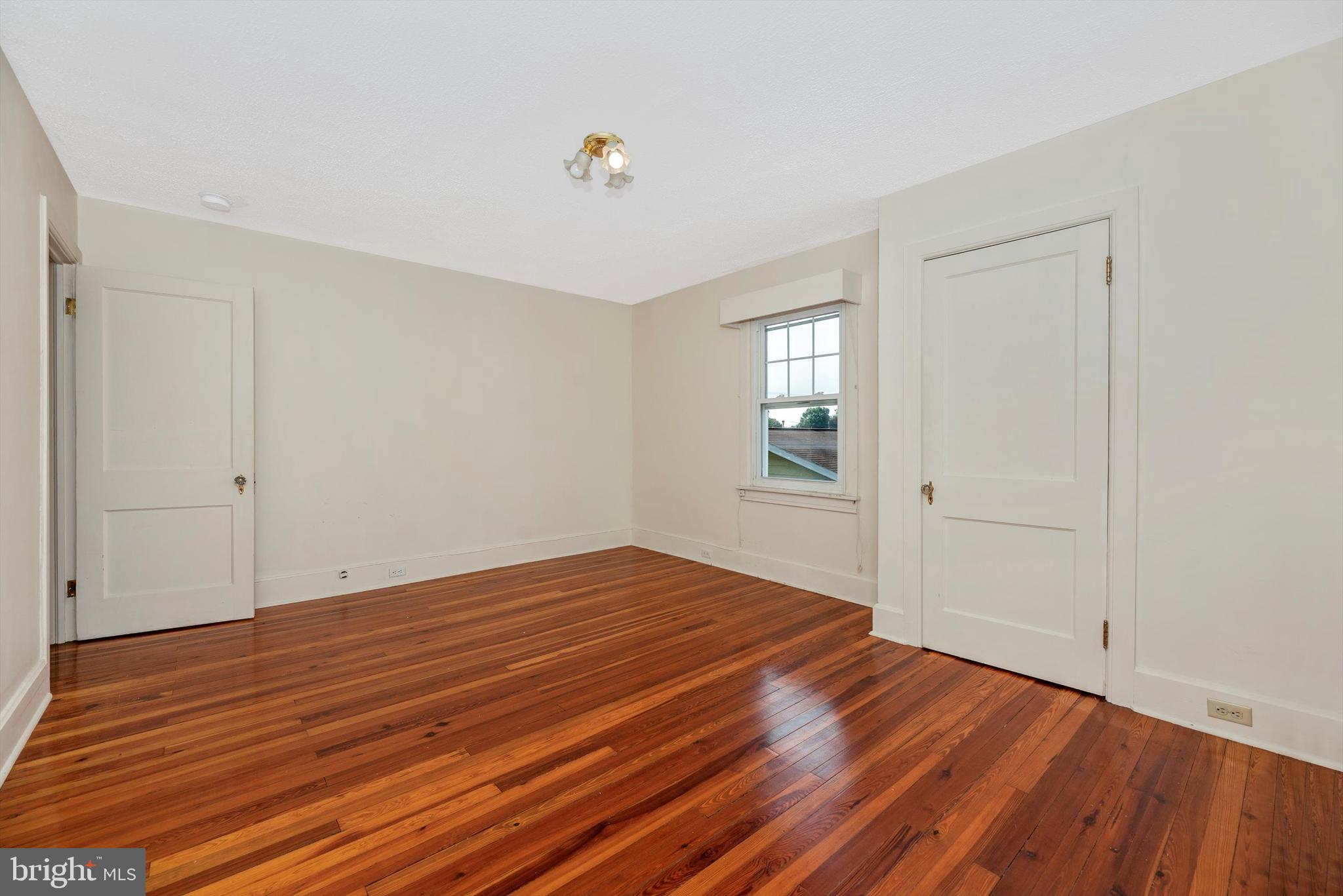 810 Dewey Ave
