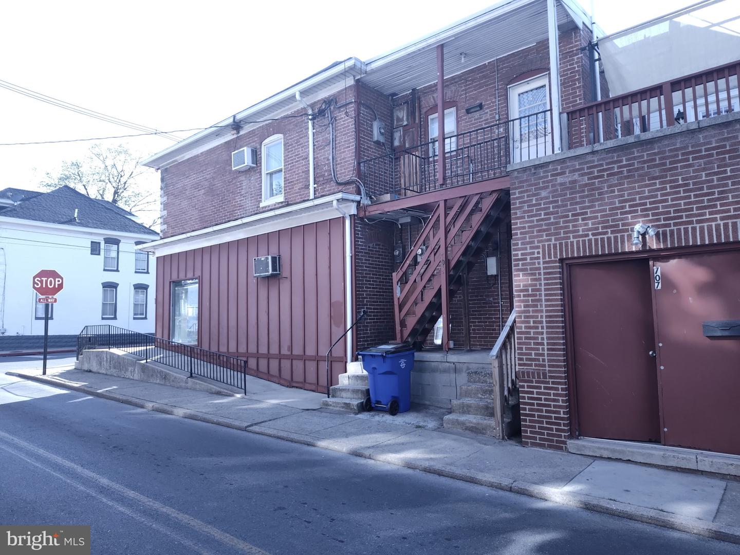 144 Fairground Ave