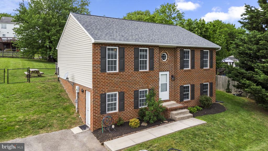 111 Gabriel Ct