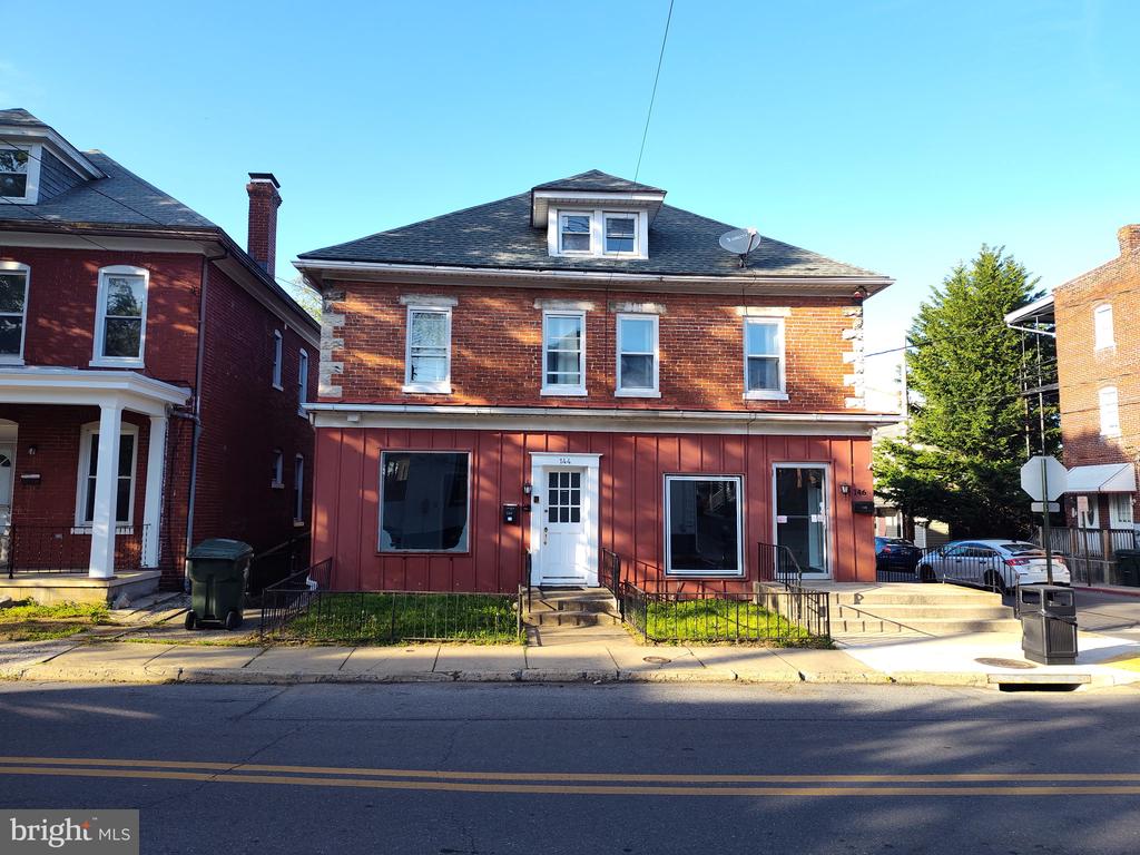 144 Fairground Ave