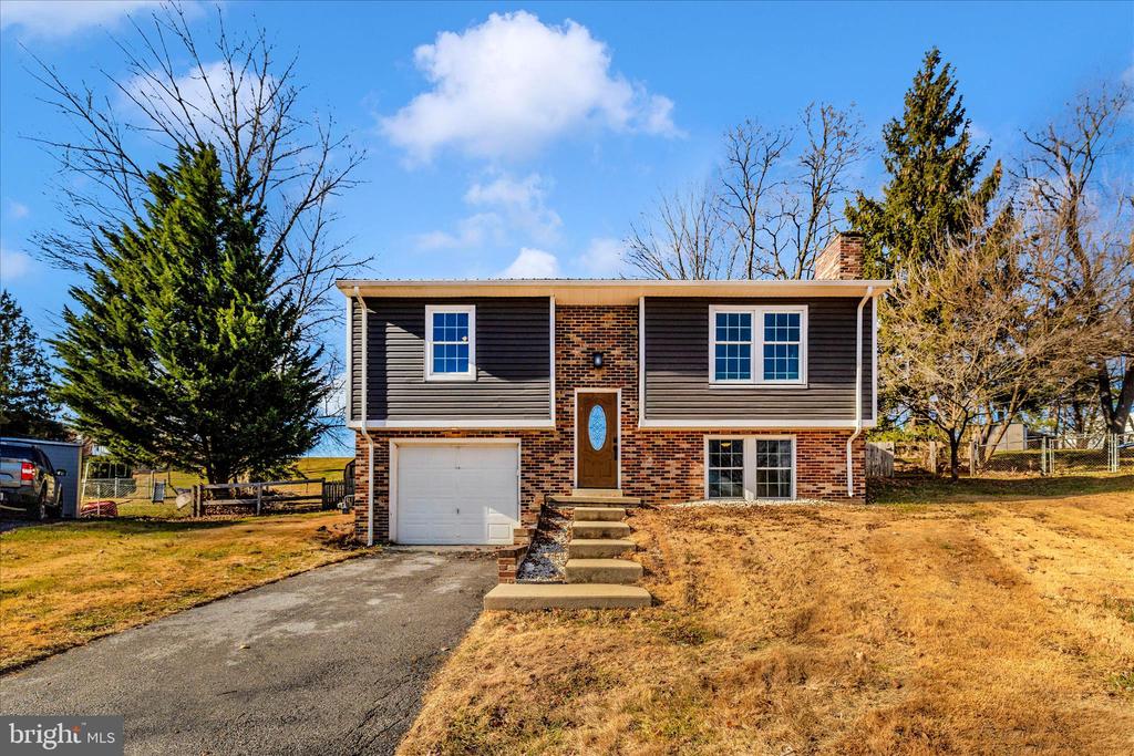 17818 STONE VALLEY CIRCLE