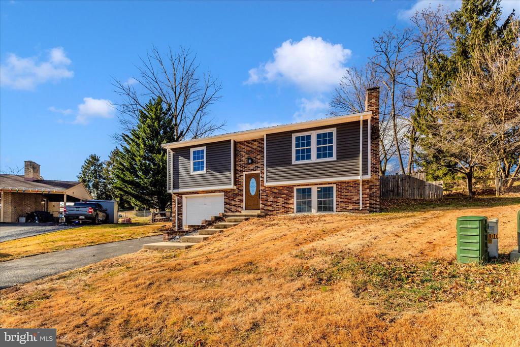 17818 STONE VALLEY CIRCLE
