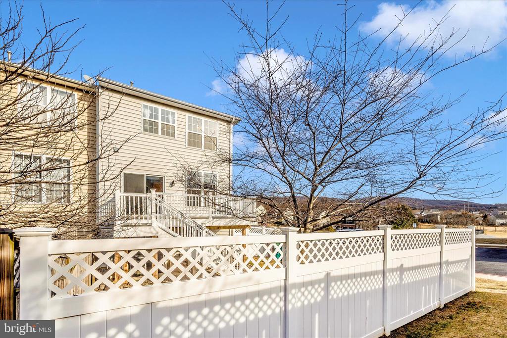 100 GREEN FERN CIRCLE