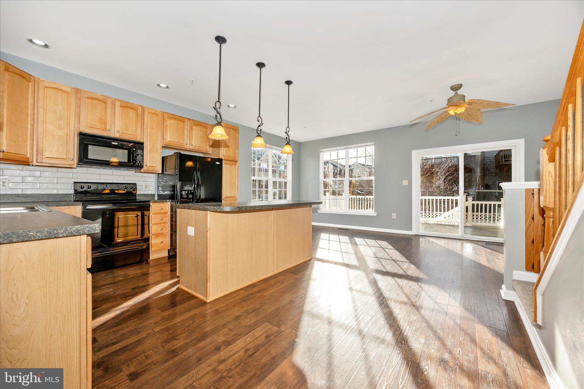 100 GREEN FERN CIRCLE