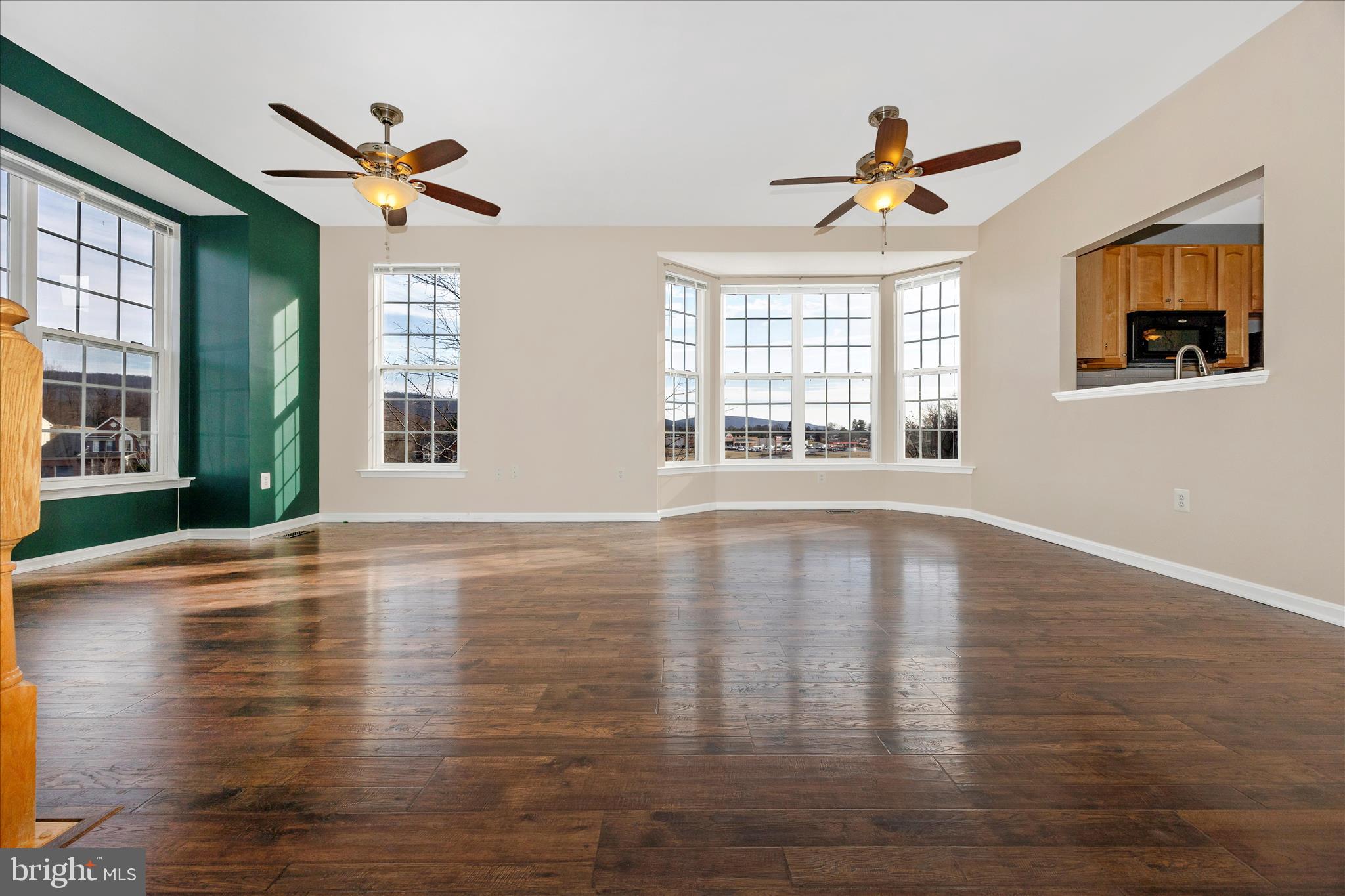 100 GREEN FERN CIRCLE