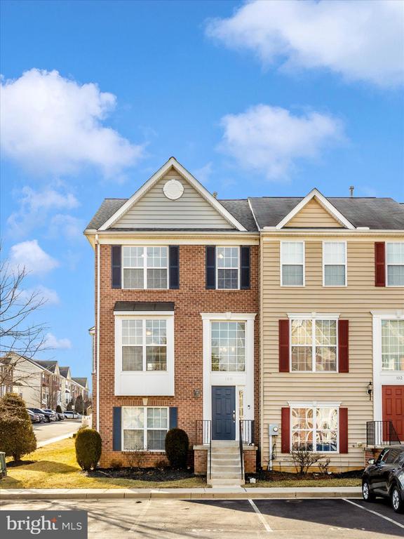 100 GREEN FERN CIRCLE