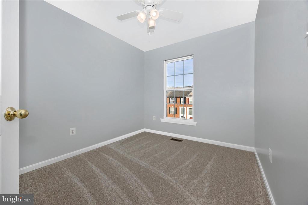 100 GREEN FERN CIRCLE