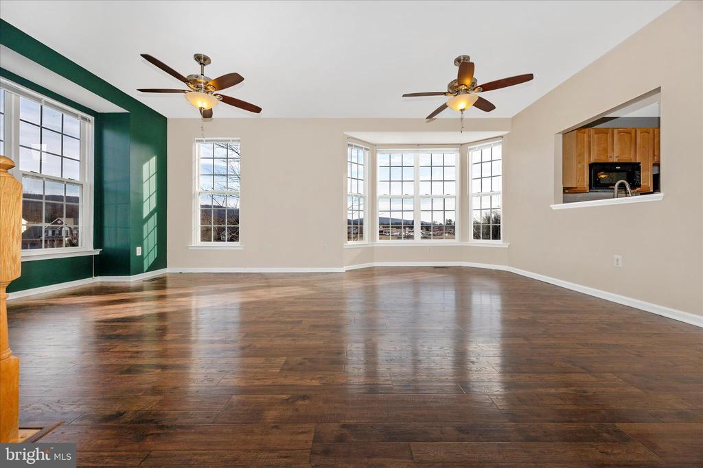 100 GREEN FERN CIRCLE