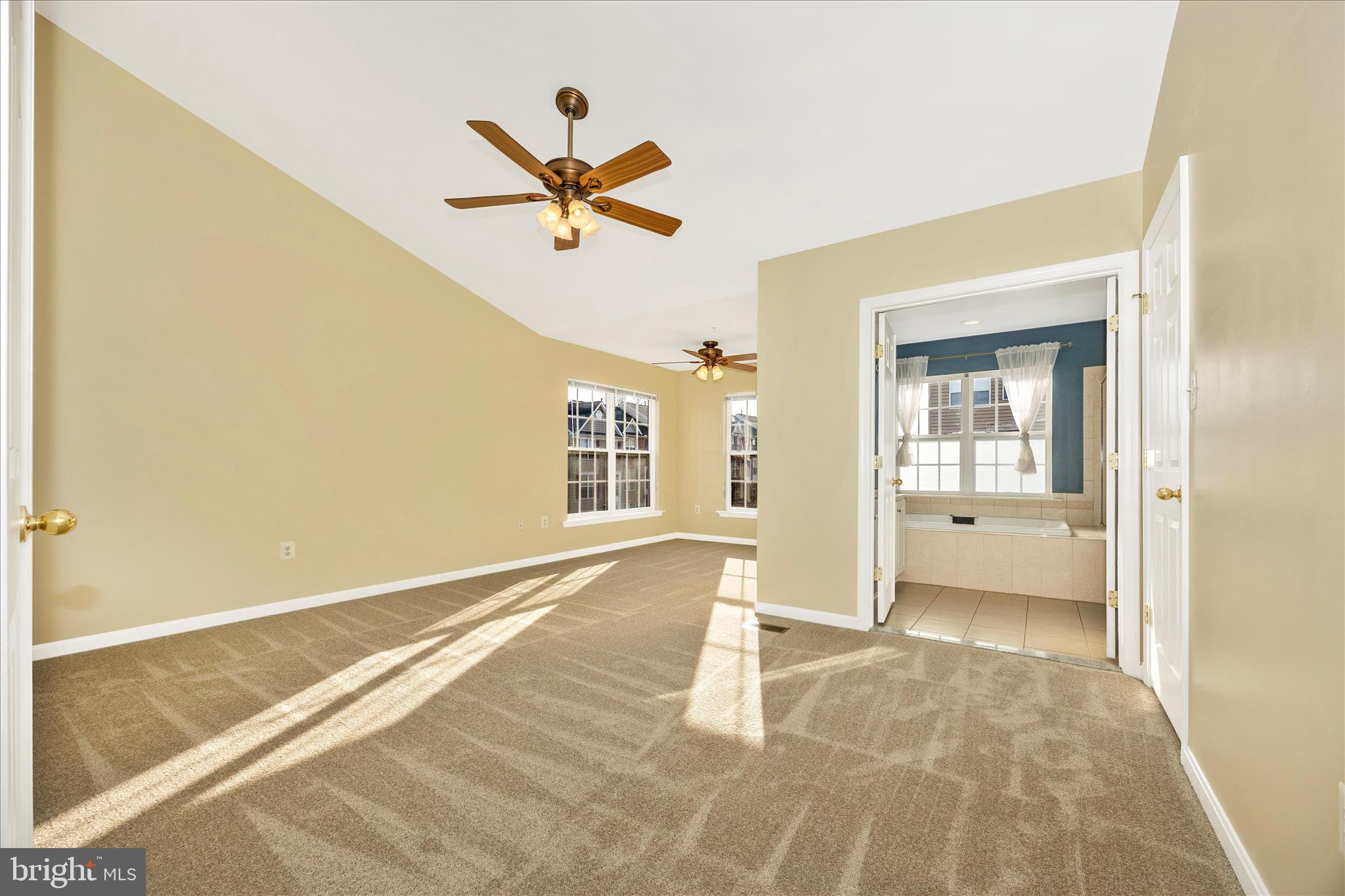 100 GREEN FERN CIRCLE