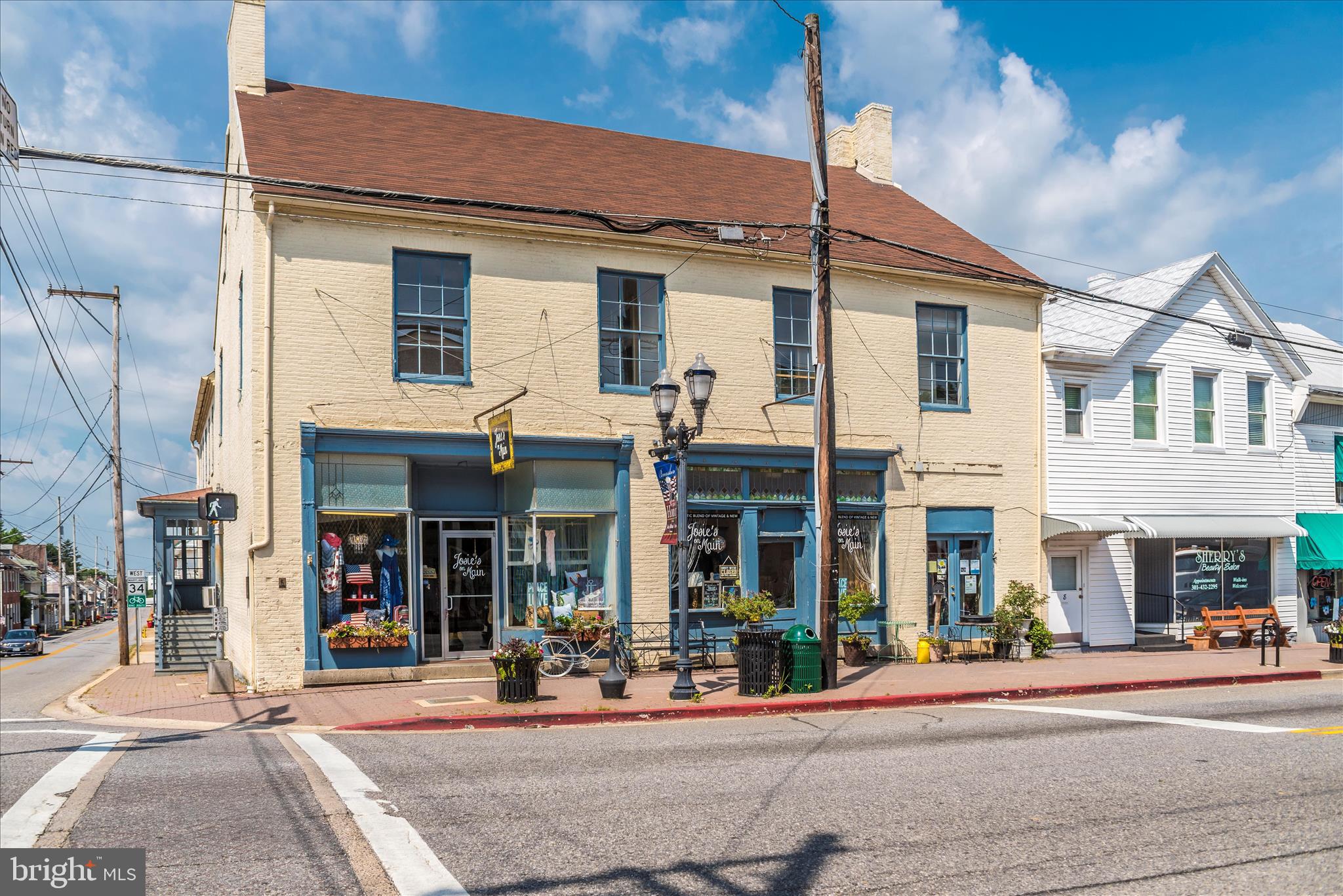 100 GREEN FERN CIRCLE