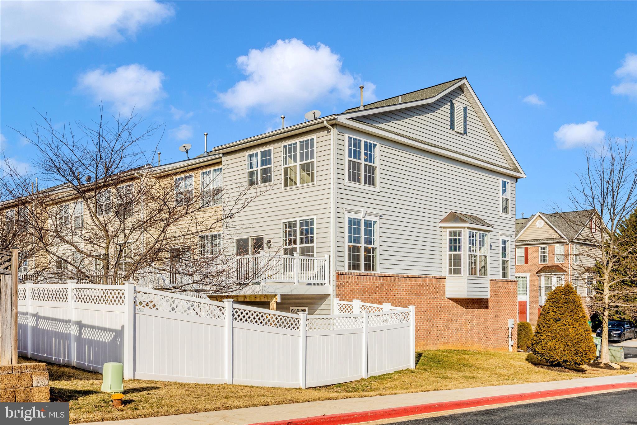 100 GREEN FERN CIRCLE