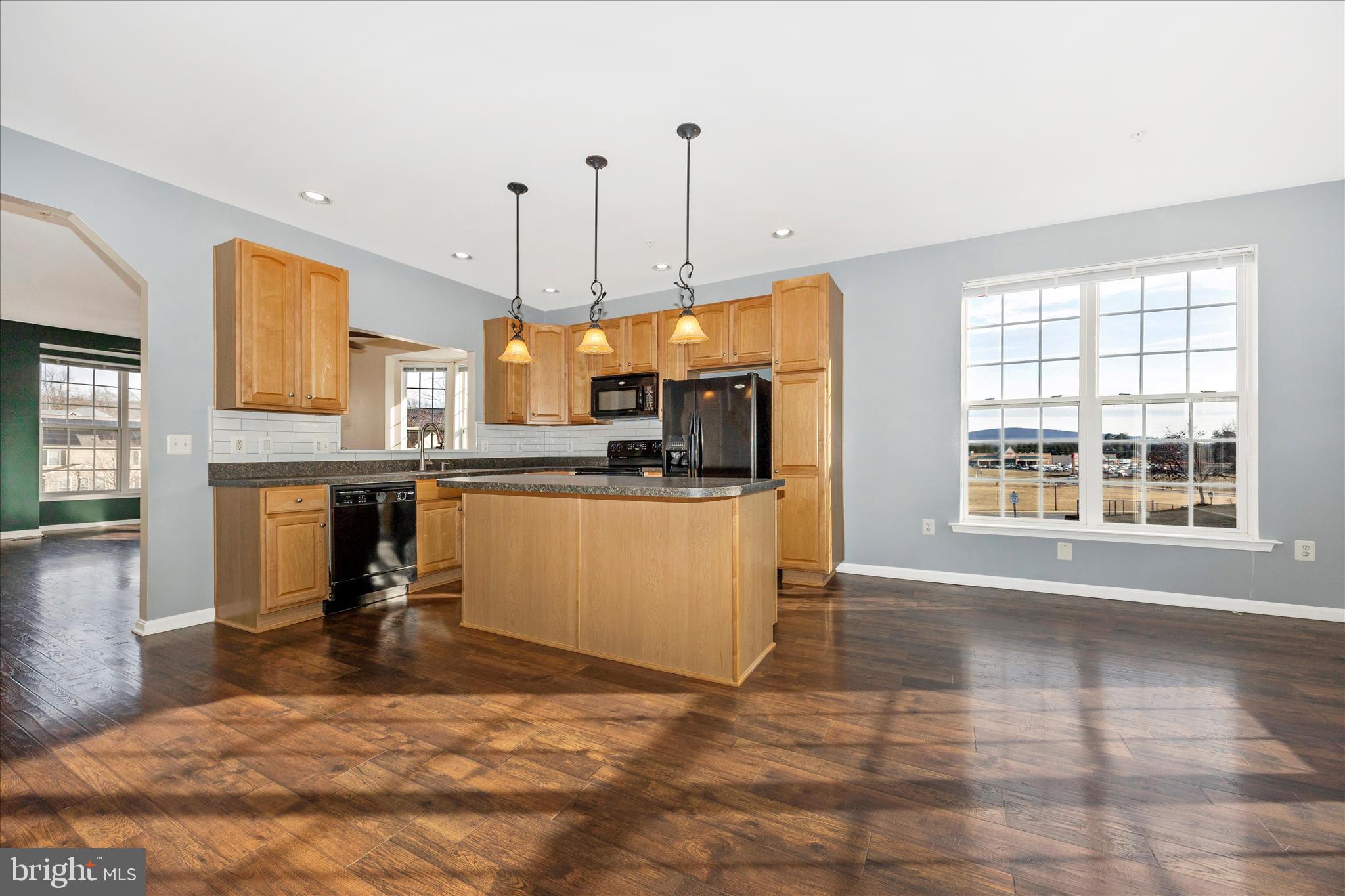 100 GREEN FERN CIRCLE