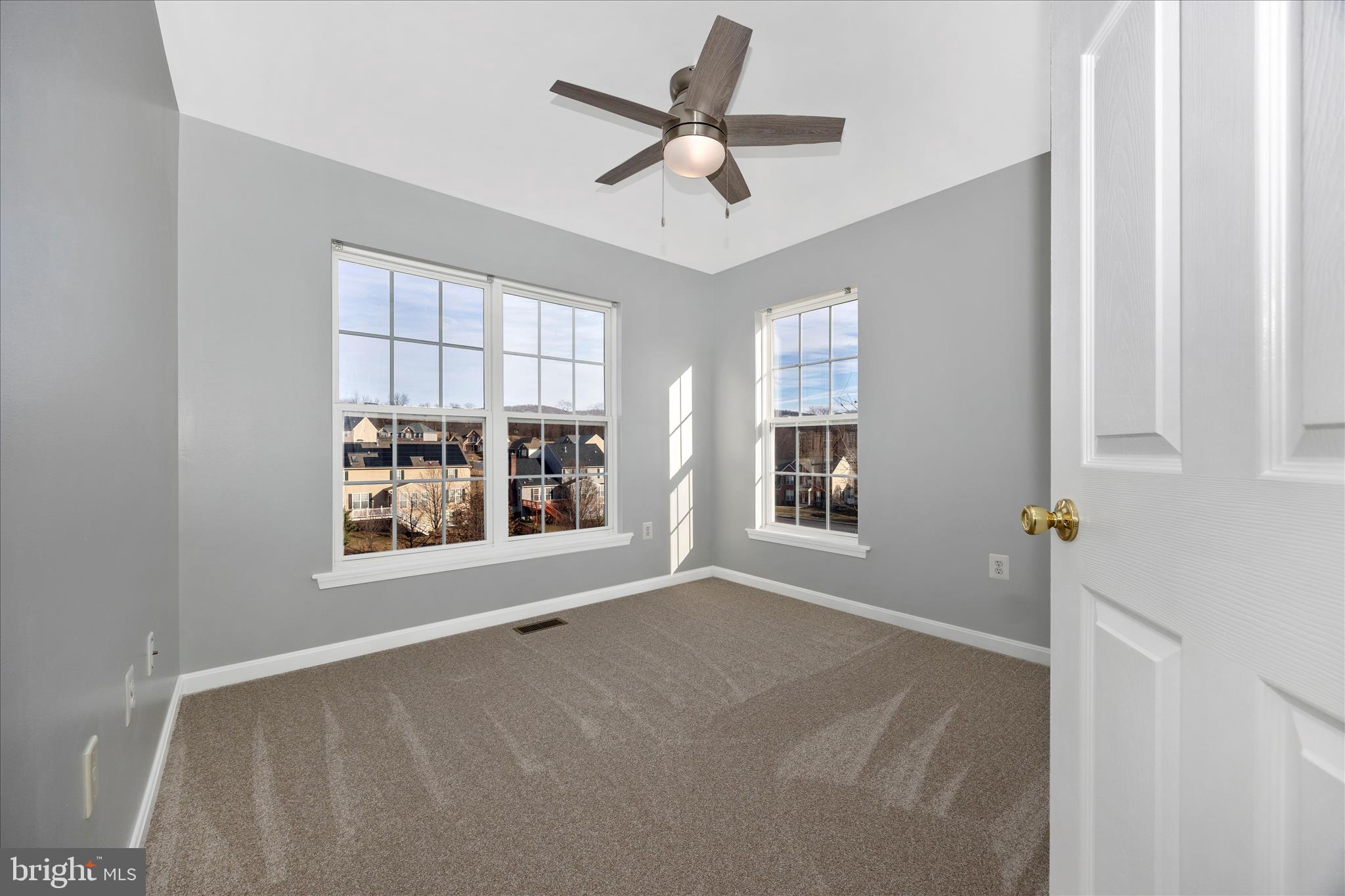 100 GREEN FERN CIRCLE