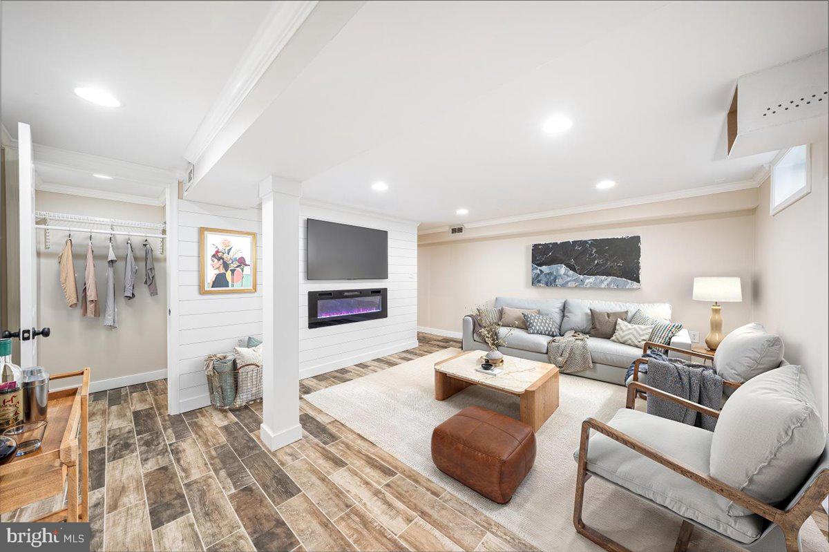 18436 WOODSIDE DRIVE