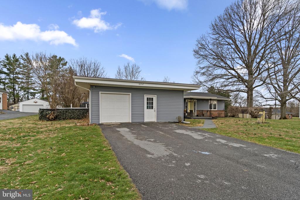 20767 BEAVER CREEK ROAD