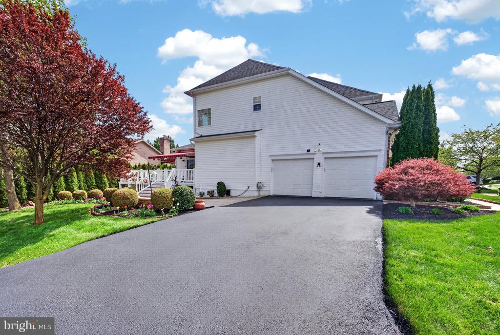 19103 RED MAPLE DRIVE