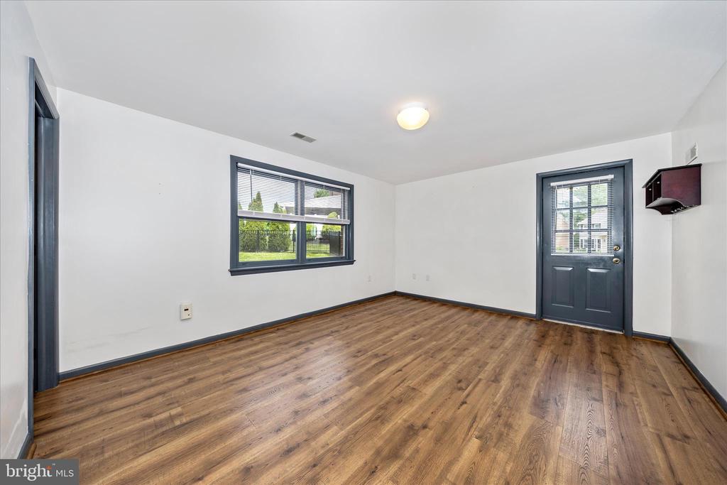 21 CARRIAGE HILL DRIVE