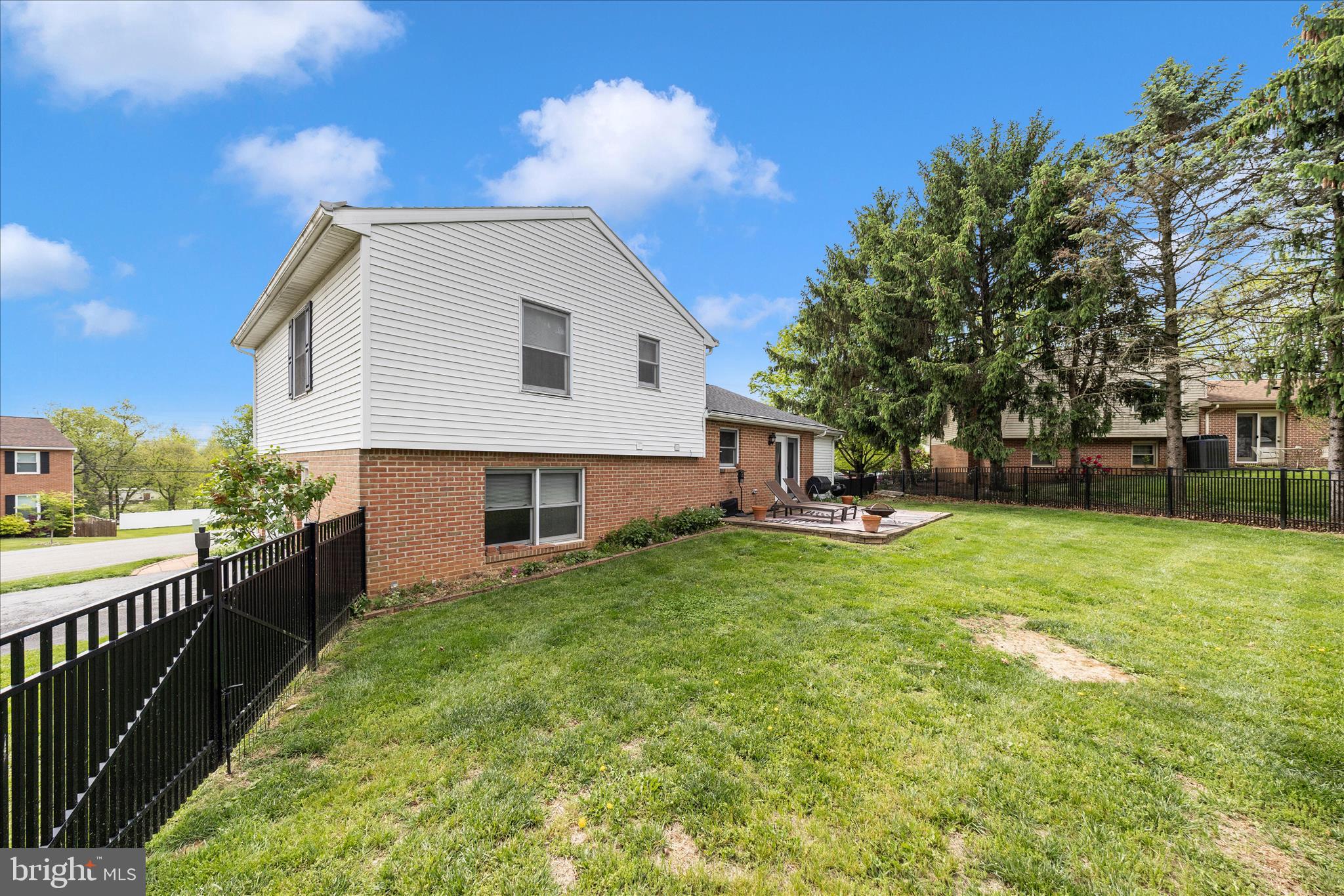 21 CARRIAGE HILL DRIVE