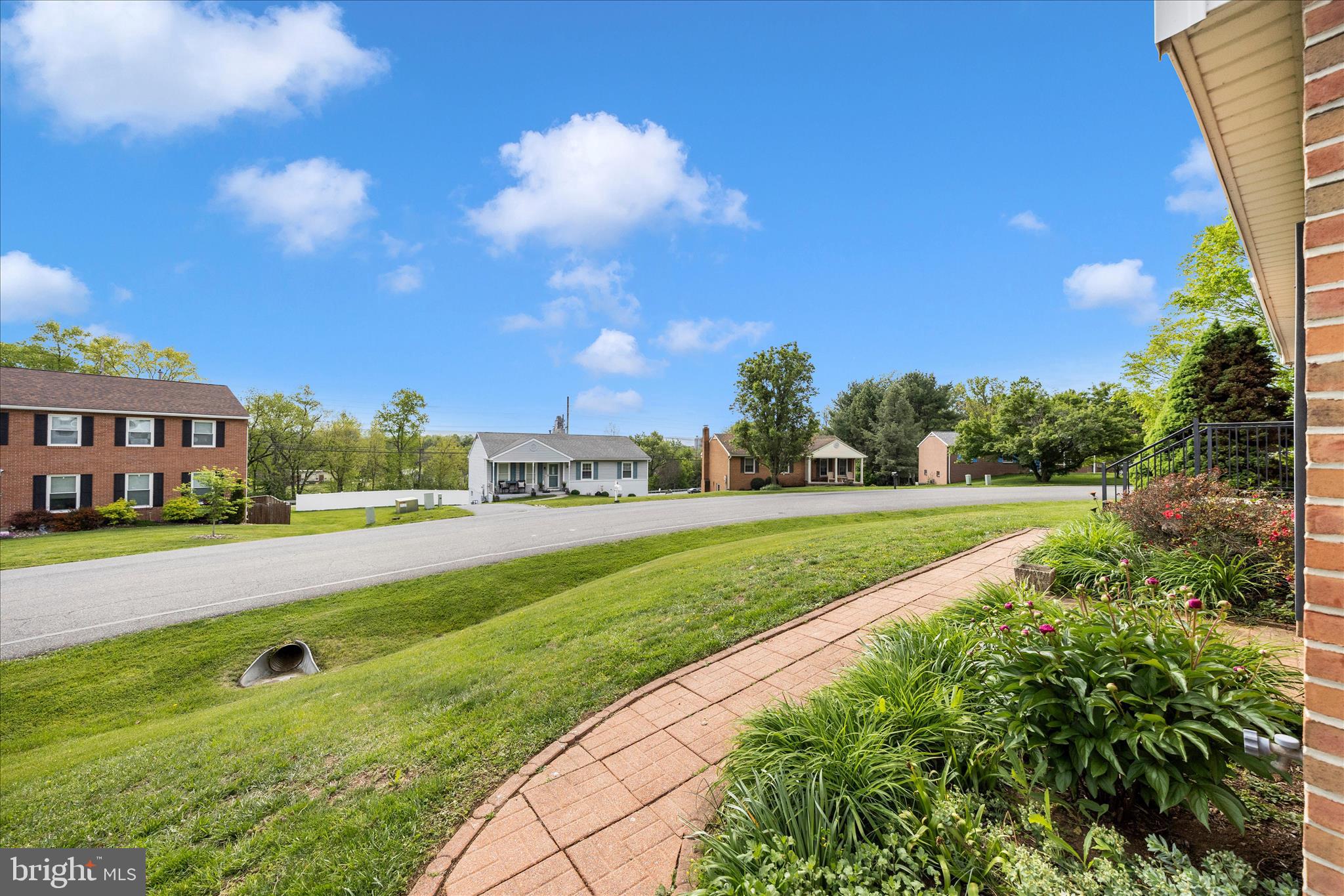 21 CARRIAGE HILL DRIVE