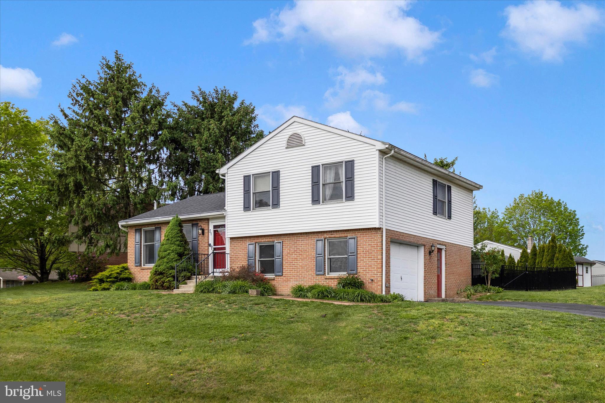 21 CARRIAGE HILL DRIVE
