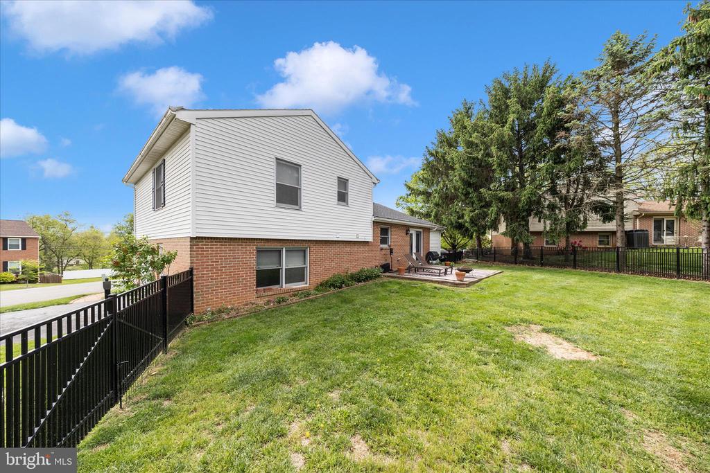 21 CARRIAGE HILL DRIVE