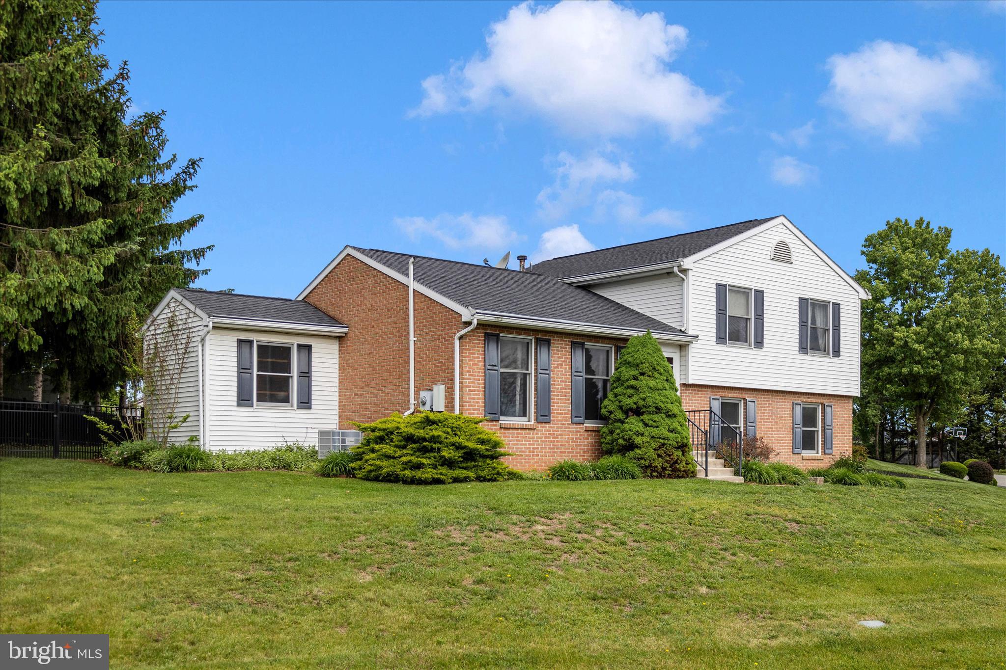 21 CARRIAGE HILL DRIVE