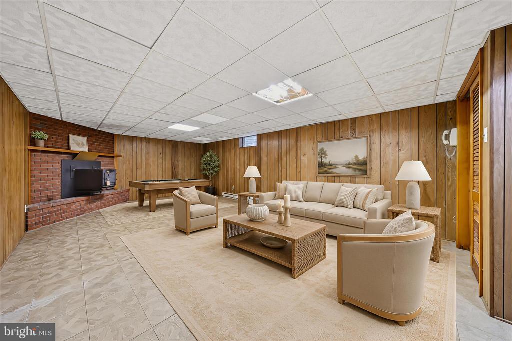 216 JACKSON AVENUE